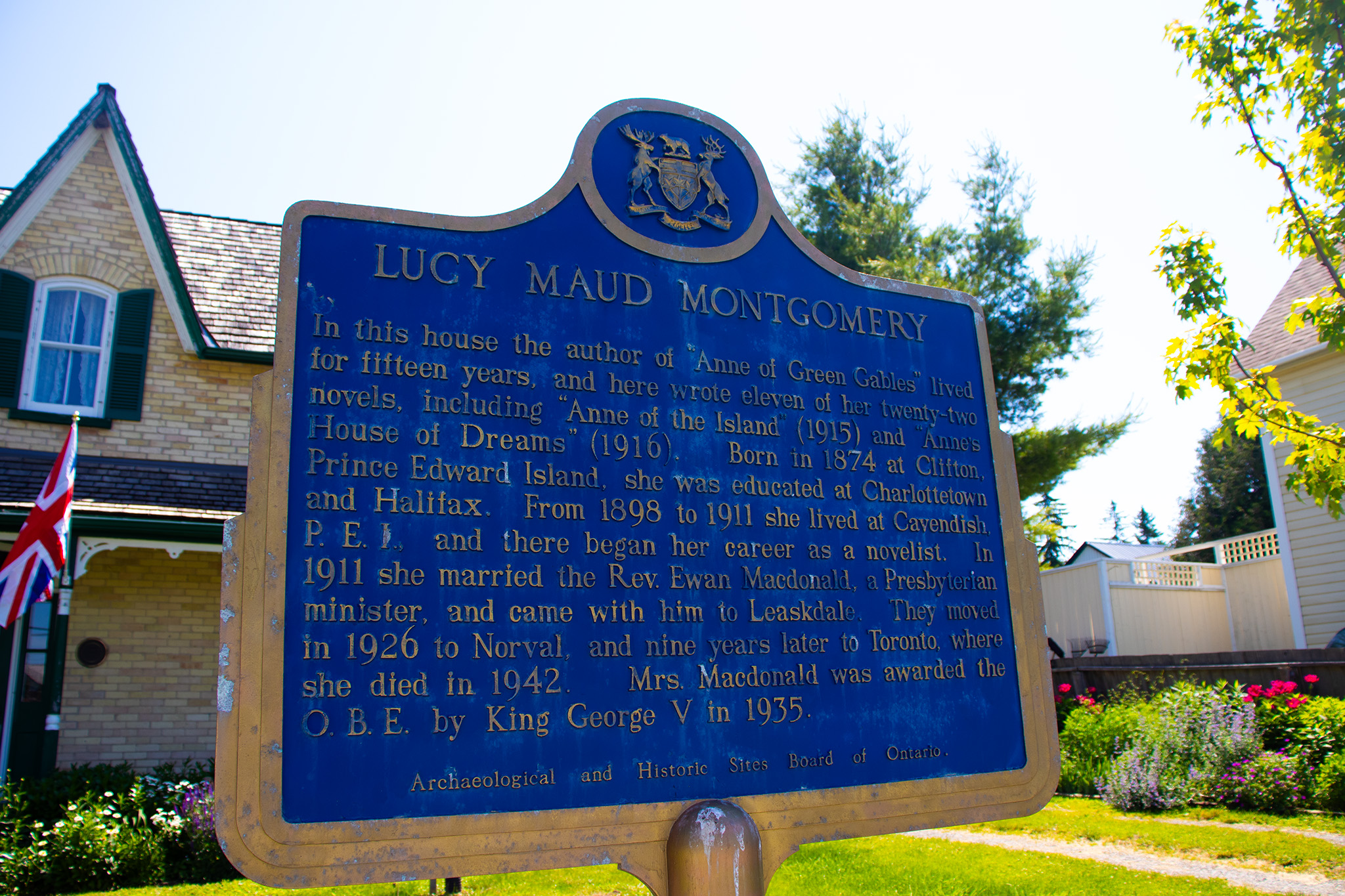 Image of a historical plaque at Lucy Maud Montgomery's Leaskdale Manse